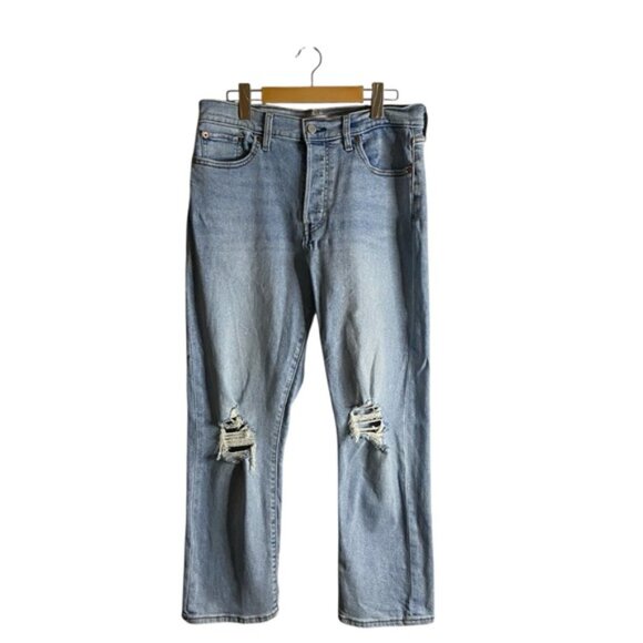 Levi's Women's Wedgie Straight Bridge of Bellflower Denim Jeans in Light Indigo - Picture 2 of 13